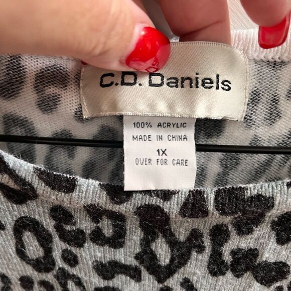C.D. Daniels Sage Leopard Print Sweater sz 1X EUC Mob Wife Chic - Picture 4 of 5